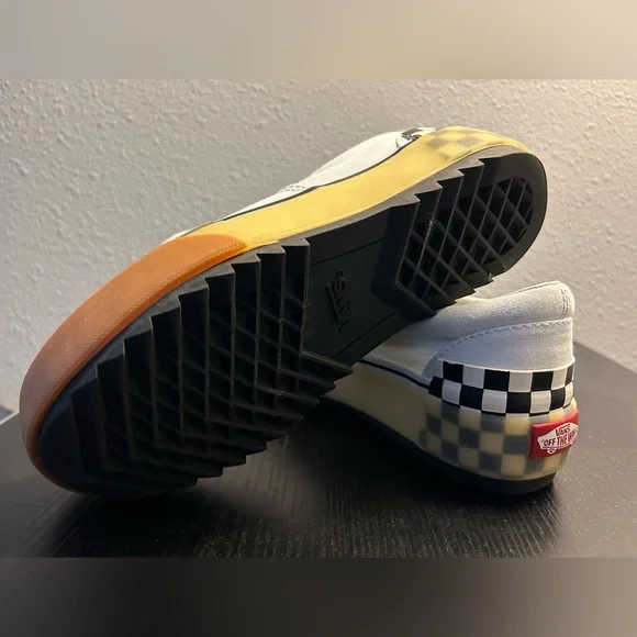 Vans White Canvas Sneakers with Black Checkered Heel - Picture 6 of 6